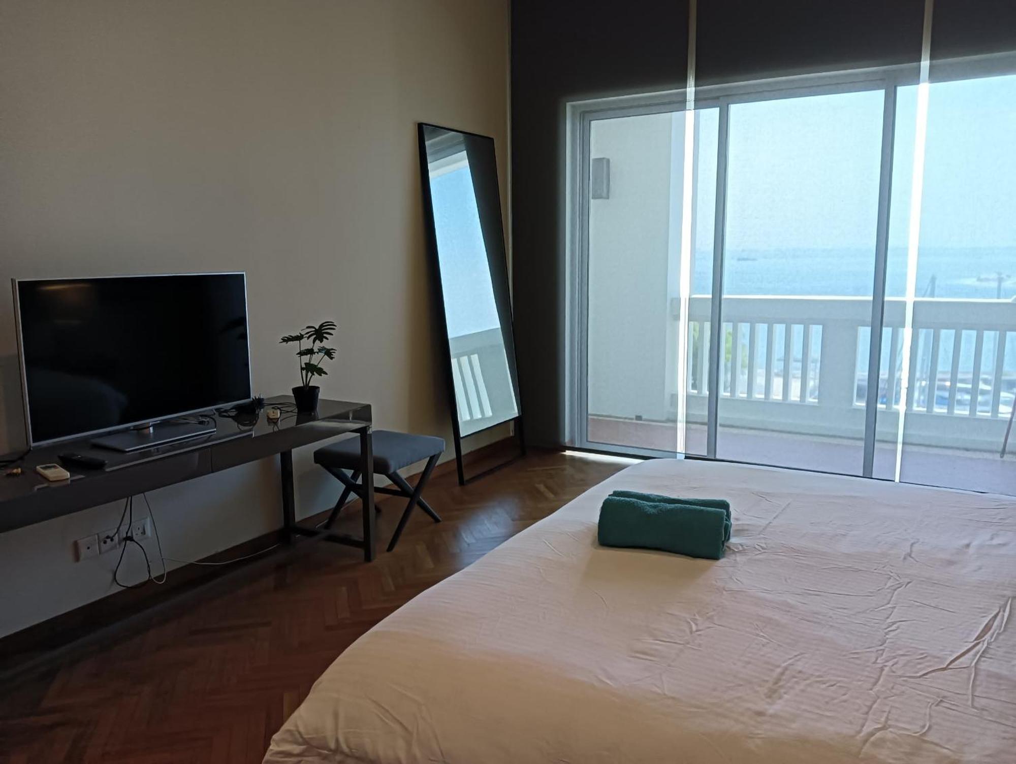 Straits Quay Marina Suites Penang By Aurorahomes Bagan Jermal Exterior foto